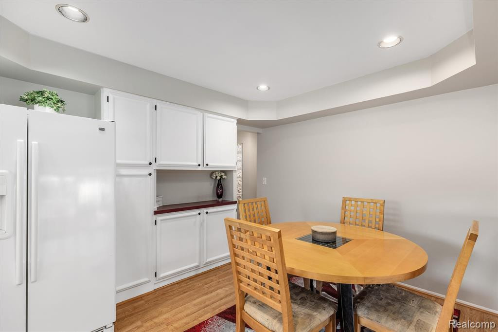 44286 POSTMILL Court, Canton, MI 48187 — Photo 6