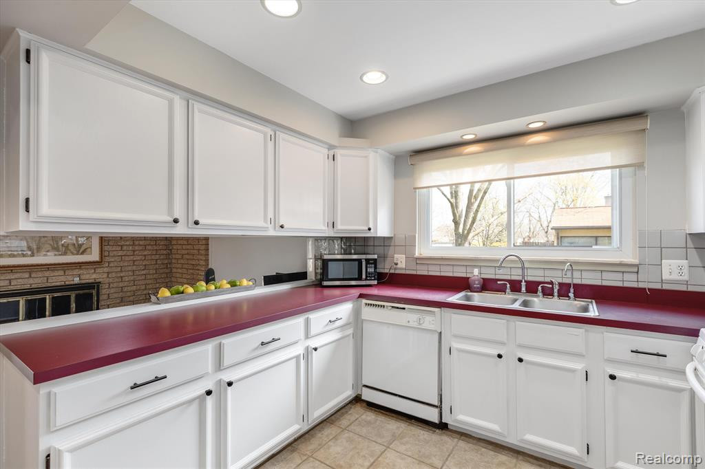 44286 POSTMILL Court, Canton, MI 48187 — Photo 8