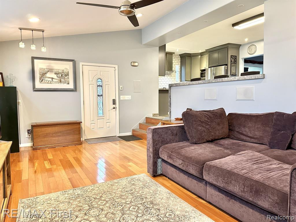 4810 N MILFORD Road, Highland, MI — Photo 5