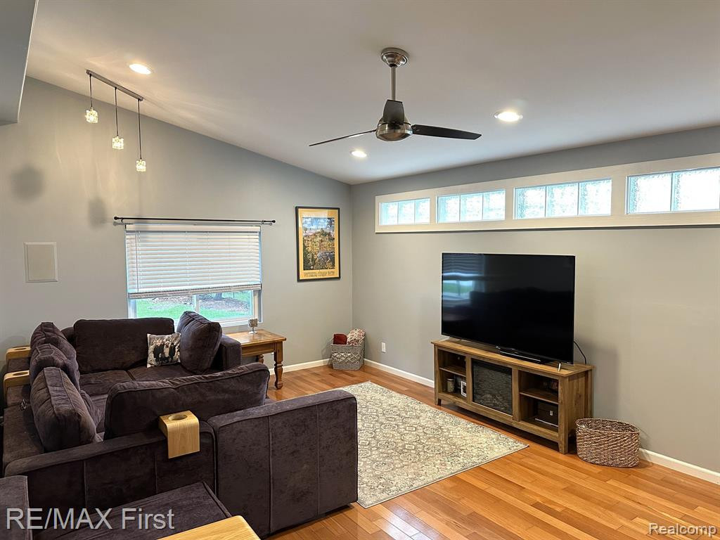 4810 N MILFORD Road, Highland, MI — Photo 6