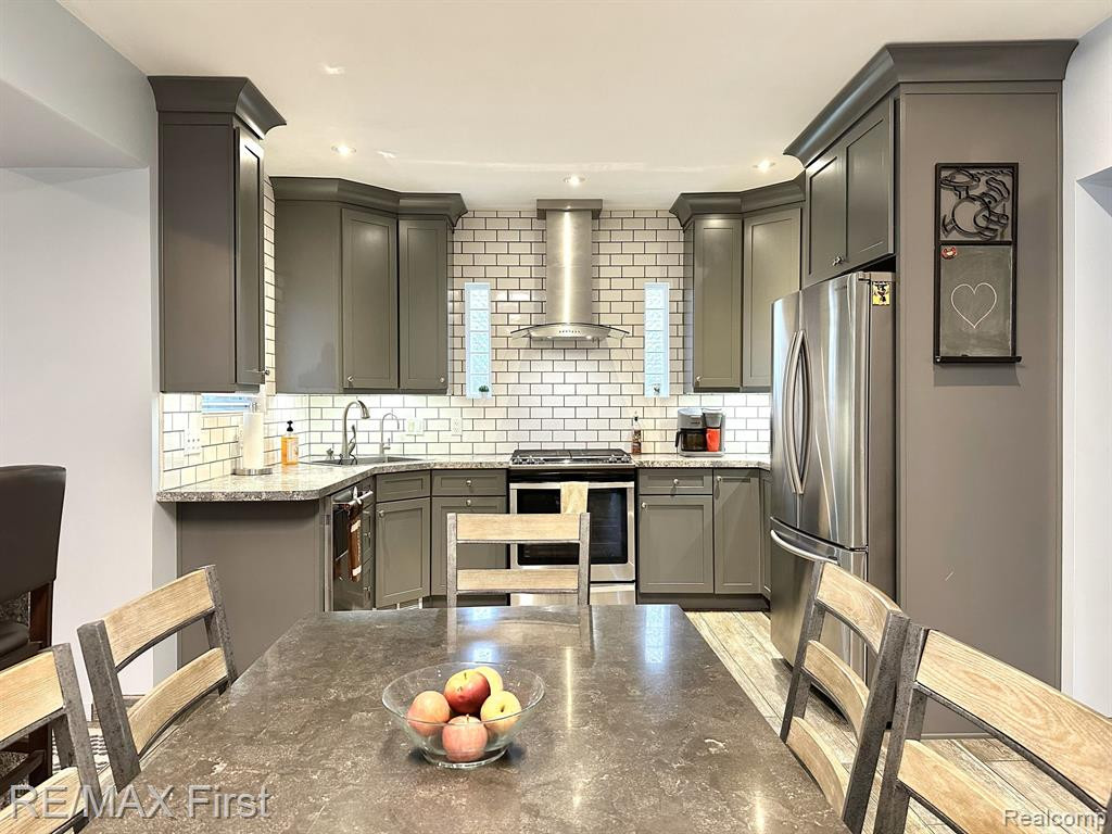 4810 N MILFORD Road, Highland, MI — Photo 9