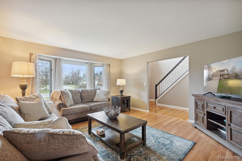 705 COVENTRY, Saline, MI 48176 — Photo 7