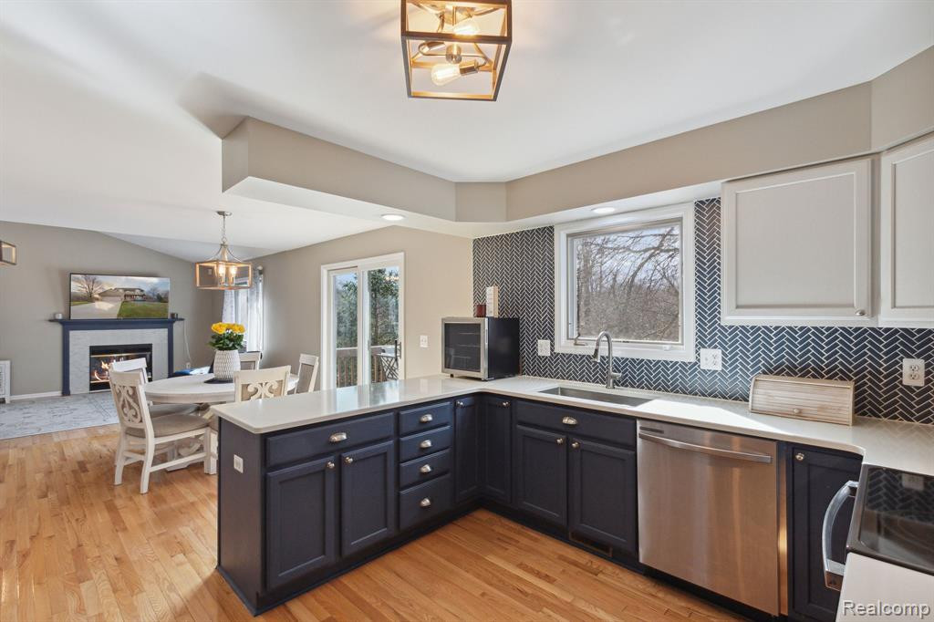 705 COVENTRY, Saline, MI 48176 — Photo 11