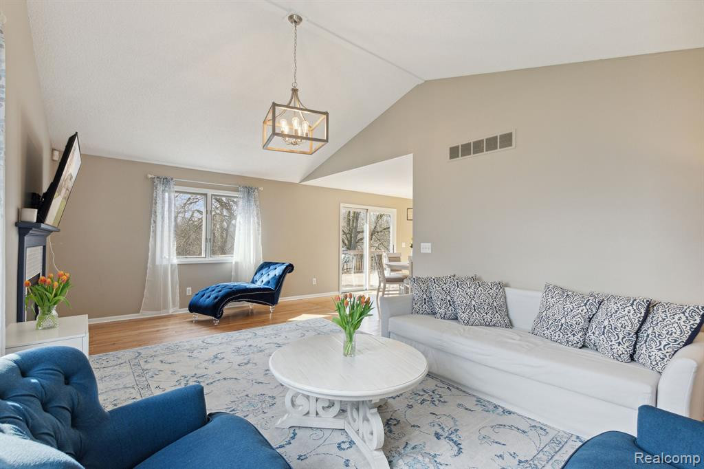 705 COVENTRY, Saline, MI 48176 — Photo 19