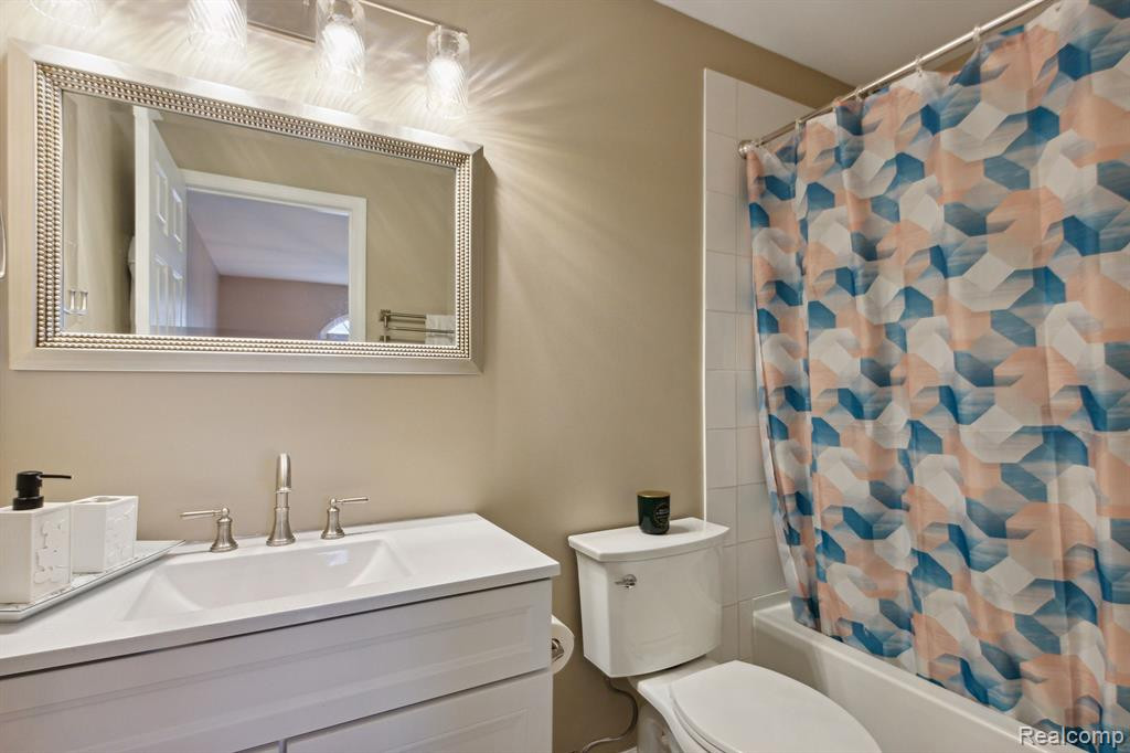 705 COVENTRY, Saline, MI 48176 — Photo 37