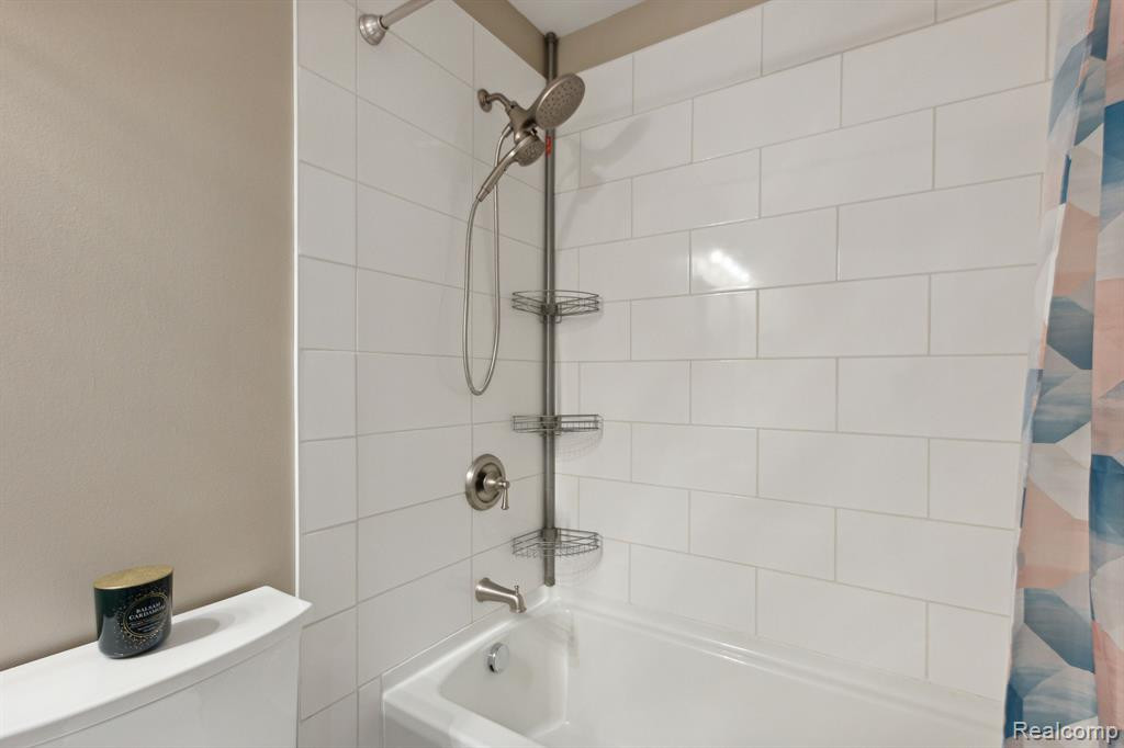 705 COVENTRY, Saline, MI 48176 — Photo 38