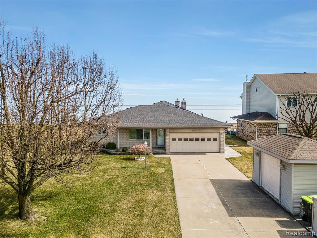 45482 PRIVATE SHORE Drive, Chesterfield, MI 48047 — Photo 3