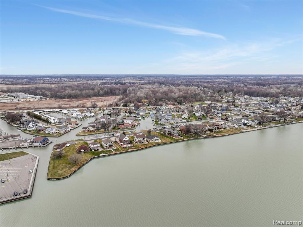 45482 PRIVATE SHORE Drive, Chesterfield, MI 48047 — Photo 37
