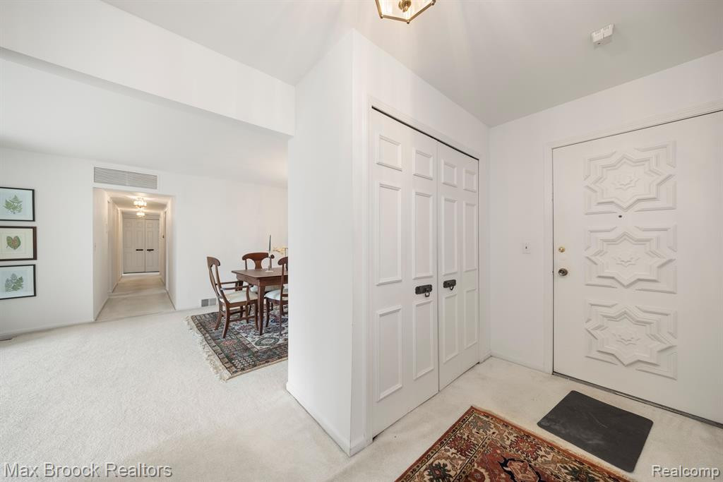 42160 WOODWARD Avenue, 8, Bloomfield Hills, MI 48304 — Photo 6
