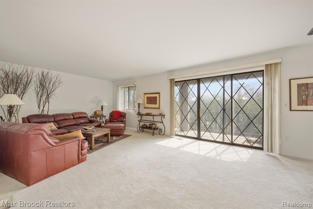 42160 WOODWARD Avenue, 8, Bloomfield Hills, MI 48304 — Photo 10