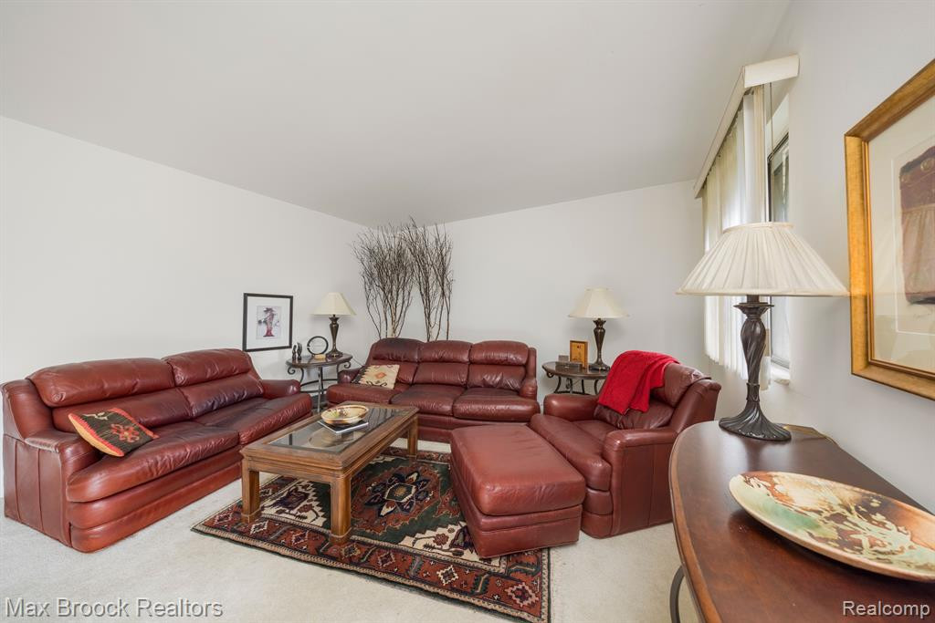 42160 WOODWARD Avenue, 8, Bloomfield Hills, MI 48304 — Photo 11