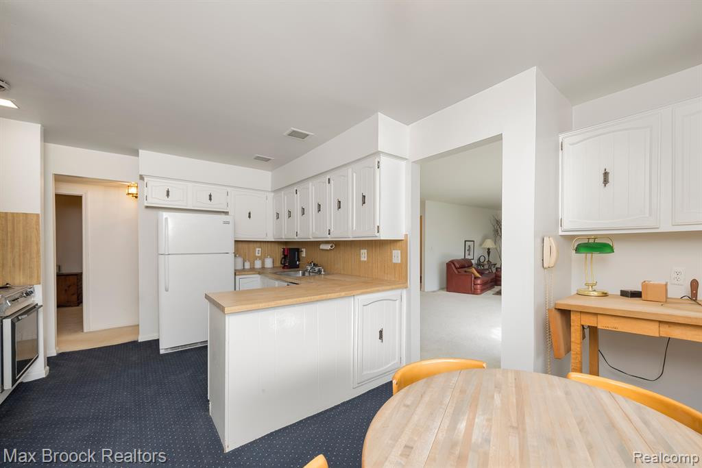 42160 WOODWARD Avenue, 8, Bloomfield Hills, MI 48304 — Photo 14
