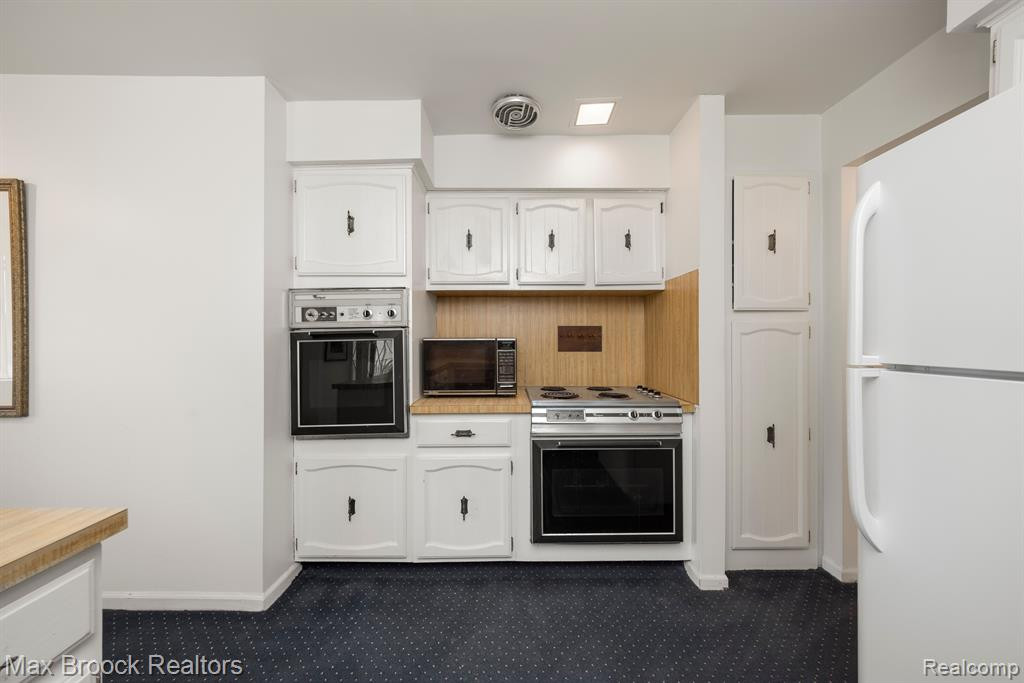 42160 WOODWARD Avenue, 8, Bloomfield Hills, MI 48304 — Photo 15