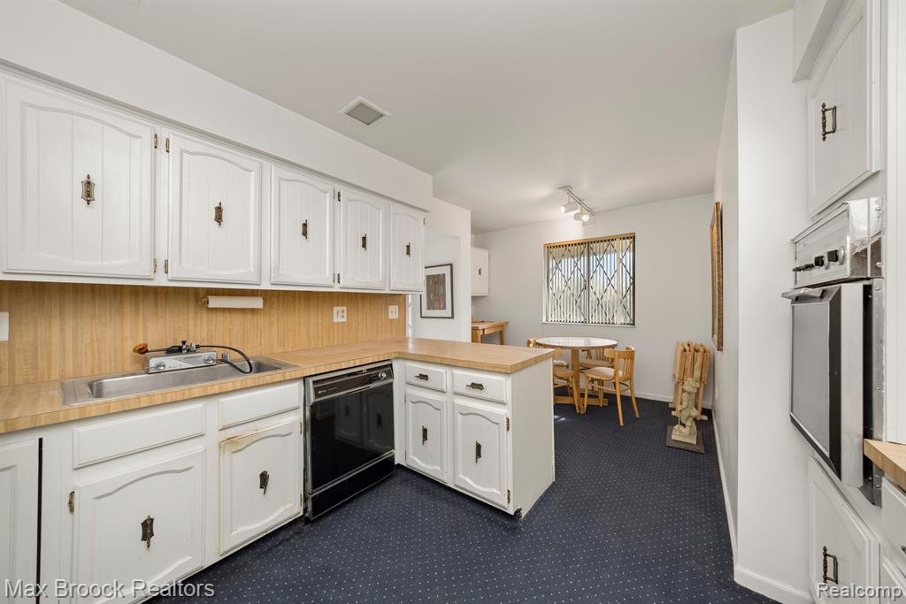 42160 WOODWARD Avenue, 8, Bloomfield Hills, MI 48304 — Photo 17