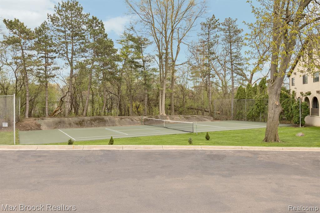42160 WOODWARD Avenue, 8, Bloomfield Hills, MI 48304 — Photo 30