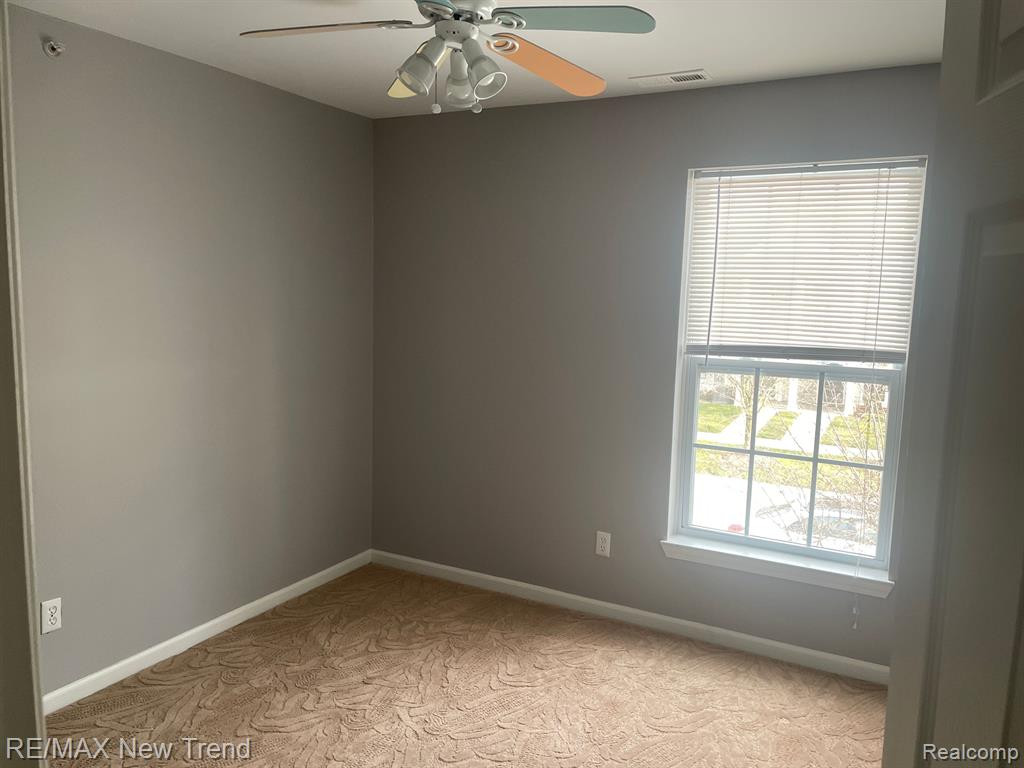 6102 ADDINGTON Drive, Commerce Twp, MI 48390 — Photo 7
