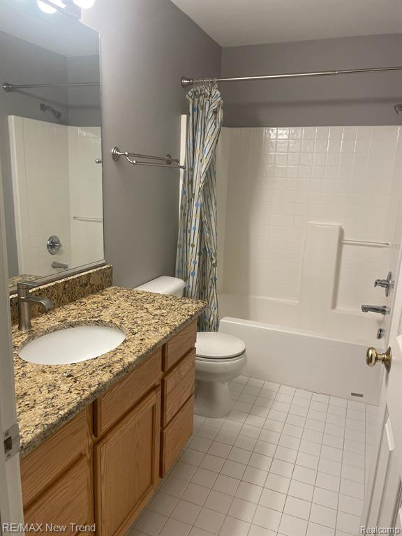 6102 ADDINGTON Drive, Commerce Twp, MI 48390 — Photo 12