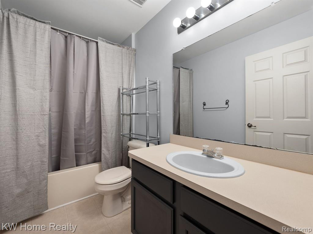 421 SWEET BRIAR Ridge, Linden, MI 48451 — Photo 21