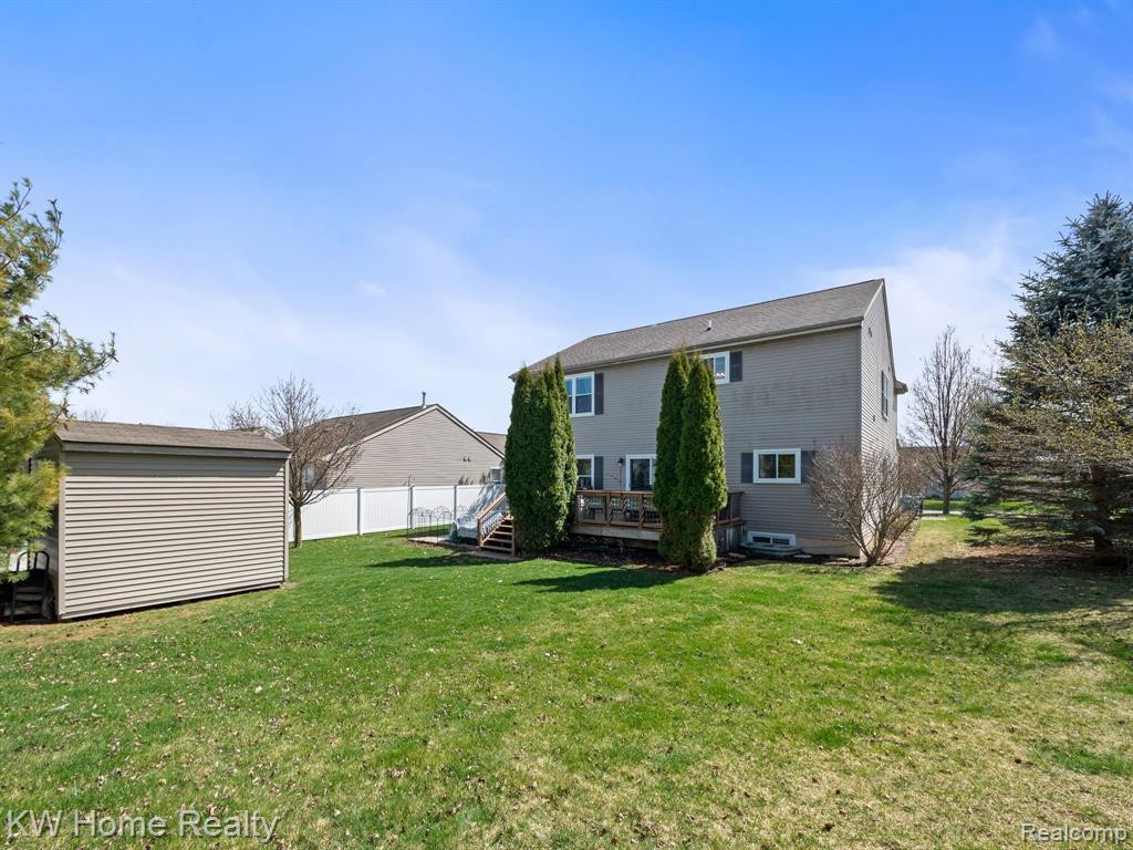 421 SWEET BRIAR Ridge, Linden, MI 48451 — Photo 34