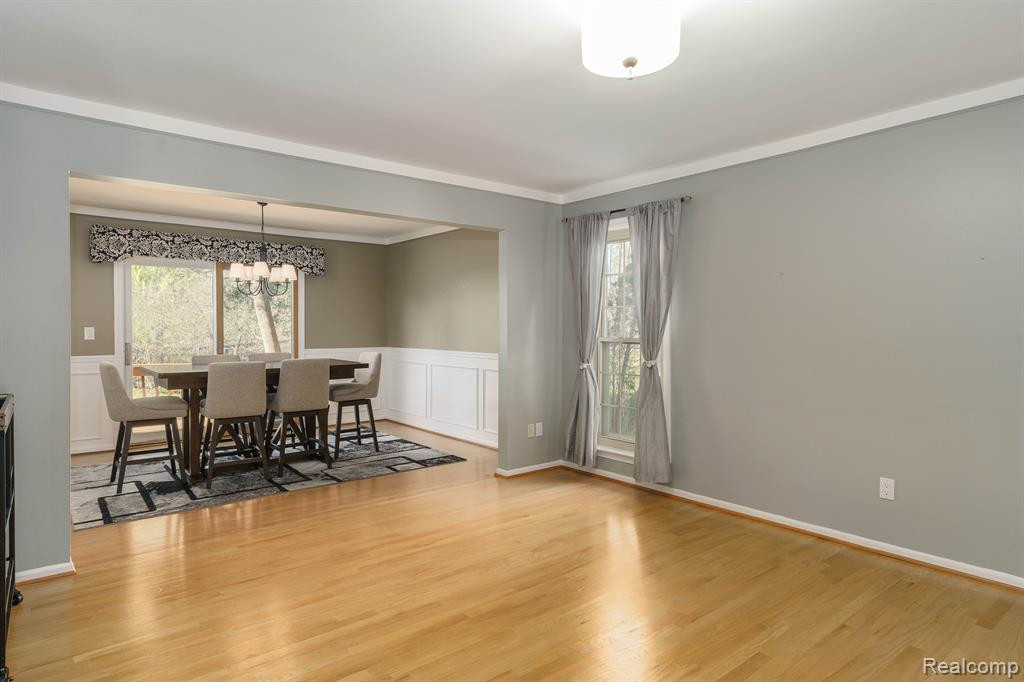6073 GLEN EAGLES Drive, West Bloomfield, MI 48323 — Photo 4