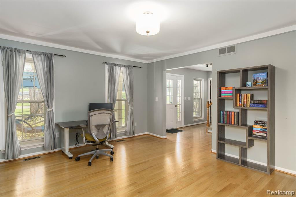 6073 GLEN EAGLES Drive, West Bloomfield, MI 48323 — Photo 5