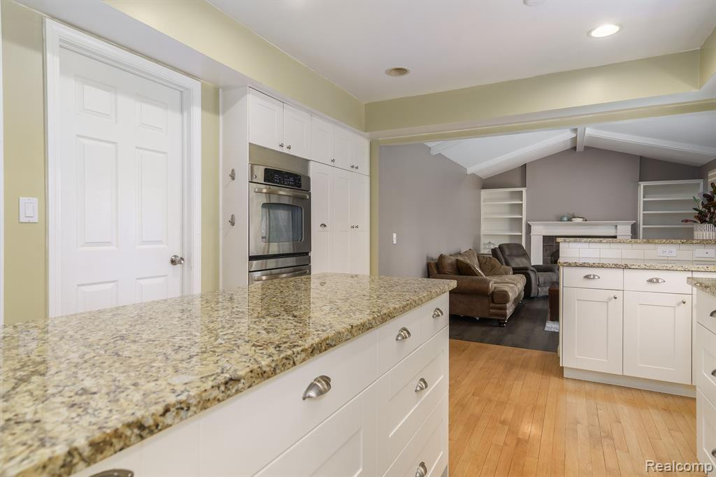 6073 GLEN EAGLES Drive, West Bloomfield, MI 48323 — Photo 14