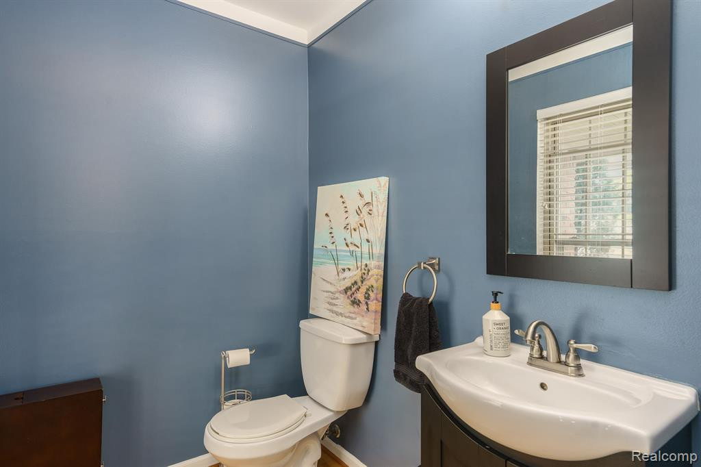 6073 GLEN EAGLES Drive, West Bloomfield, MI 48323 — Photo 17