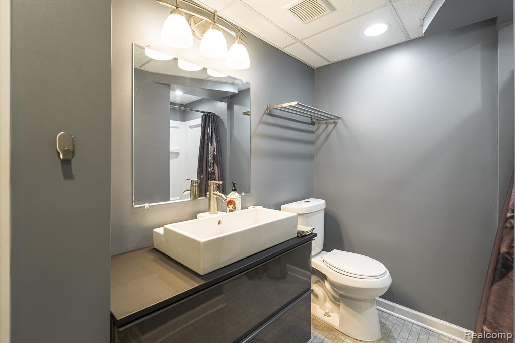 6073 GLEN EAGLES Drive, West Bloomfield, MI 48323 — Photo 34