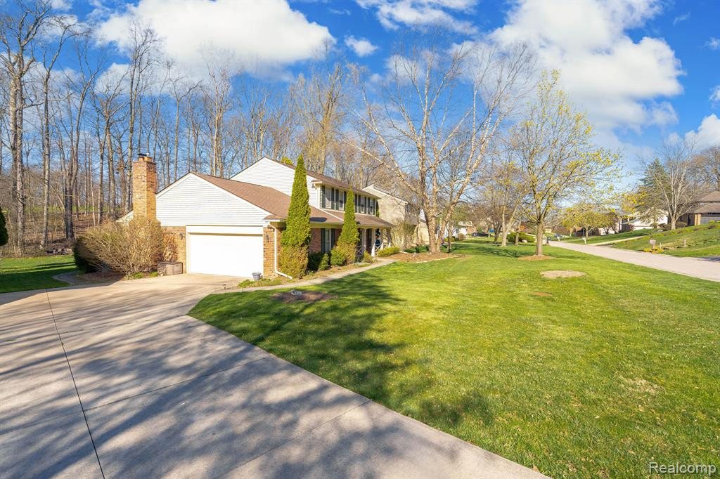 6073 GLEN EAGLES Drive, West Bloomfield, MI 48323 — Photo 40