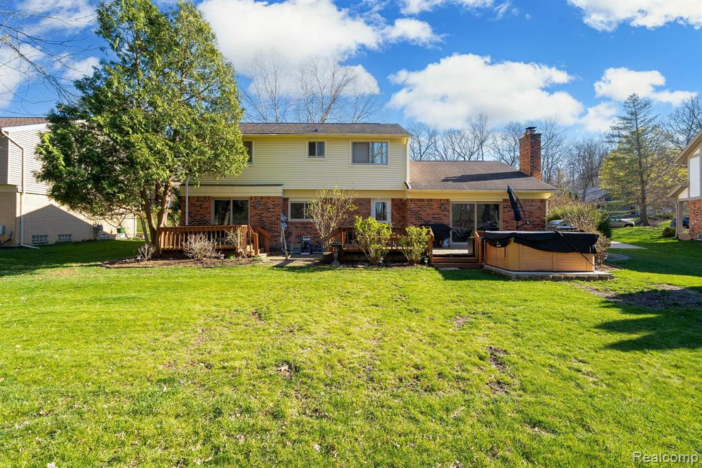 6073 GLEN EAGLES Drive, West Bloomfield, MI 48323 — Photo 45