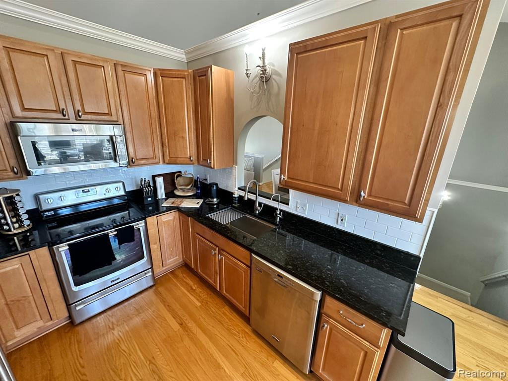 615 CONSTITUTION Street, Canton, MI 48188 — Photo 16