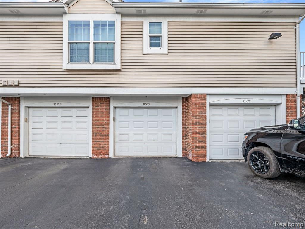 44975 MARIGOLD Drive, Sterling Heights, MI 48314 — Photo 2