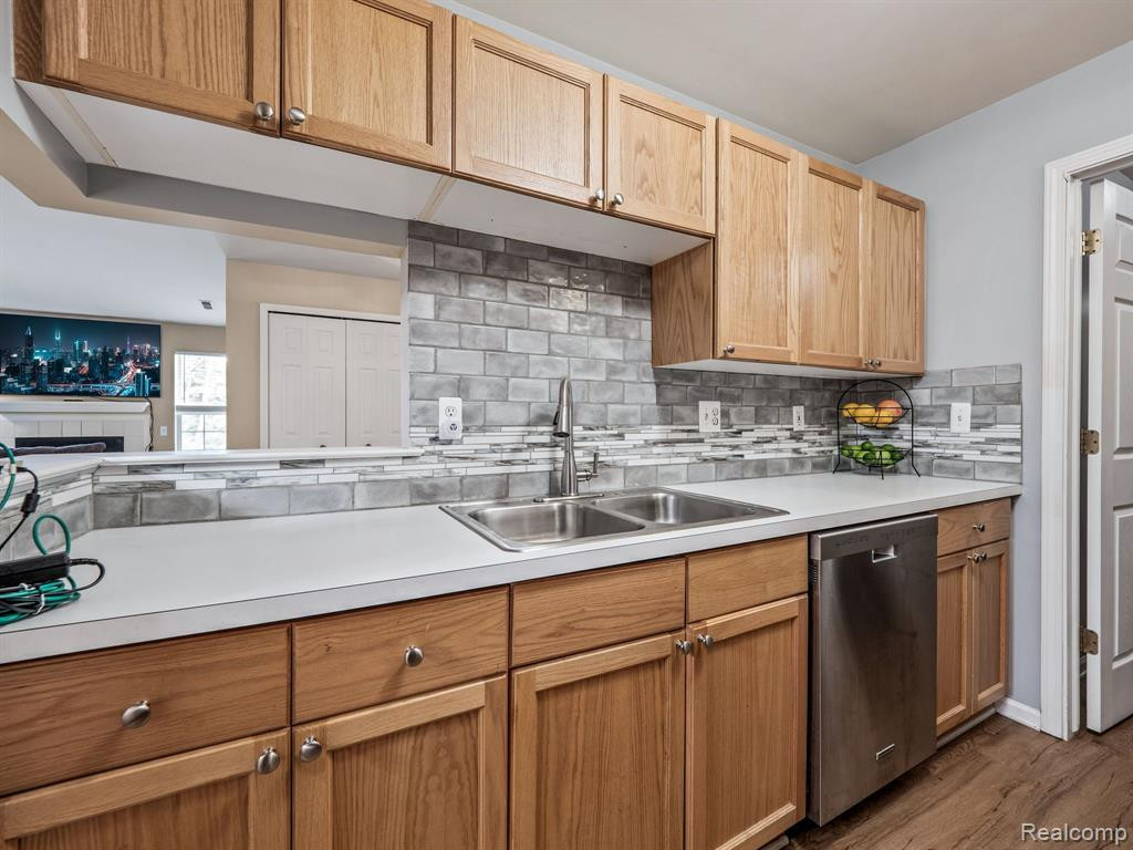 44975 MARIGOLD Drive, Sterling Heights, MI 48314 — Photo 14