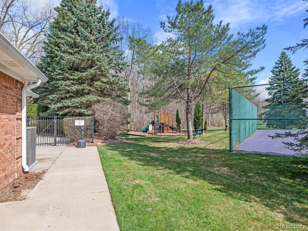 44975 MARIGOLD Drive, Sterling Heights, MI 48314 — Photo 28