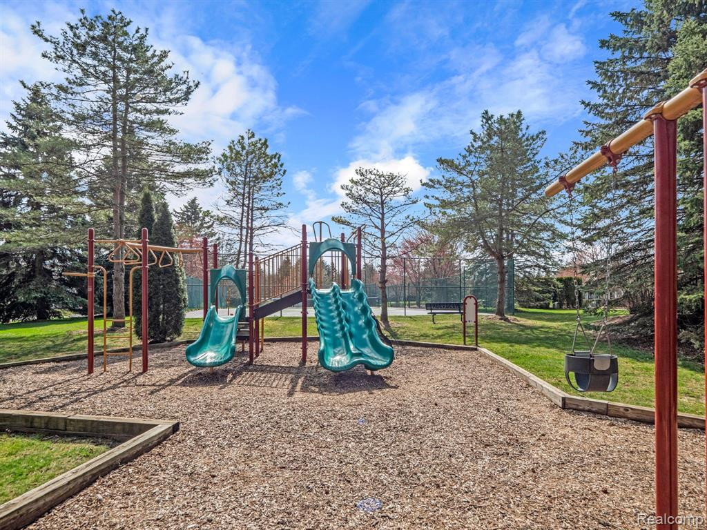 44975 MARIGOLD Drive, Sterling Heights, MI 48314 — Photo 31