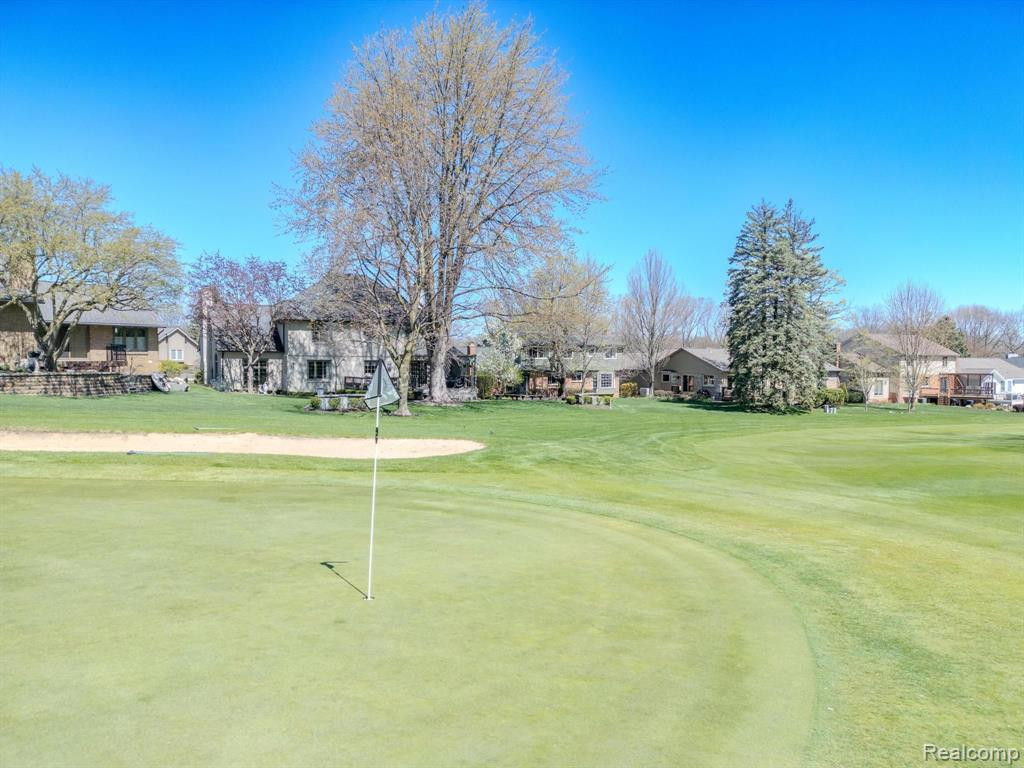 541 AUGUSTA Drive, Rochester Hills, MI 48309 — Photo 8