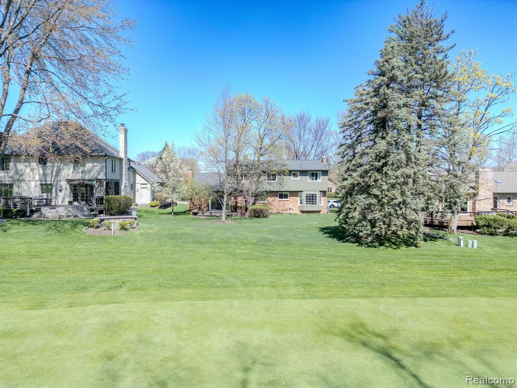 541 AUGUSTA Drive, Rochester Hills, MI 48309 — Photo 9