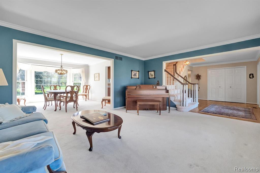 541 AUGUSTA Drive, Rochester Hills, MI 48309 — Photo 14