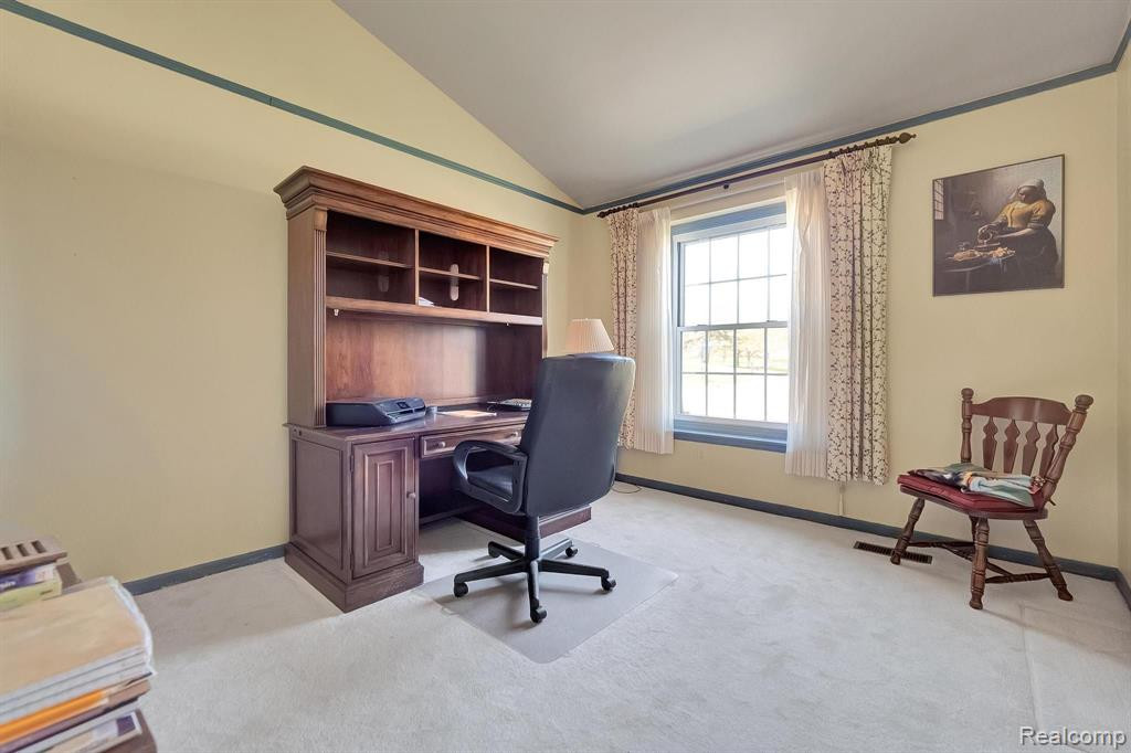 541 AUGUSTA Drive, Rochester Hills, MI 48309 — Photo 16