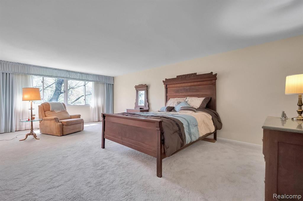 541 AUGUSTA Drive, Rochester Hills, MI 48309 — Photo 38