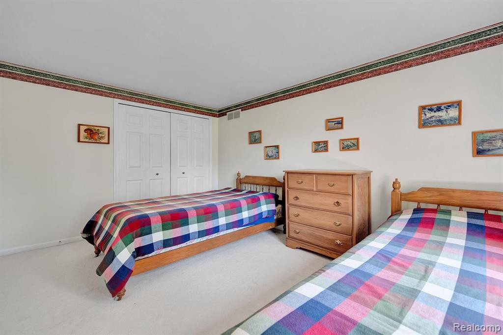 541 AUGUSTA Drive, Rochester Hills, MI 48309 — Photo 51
