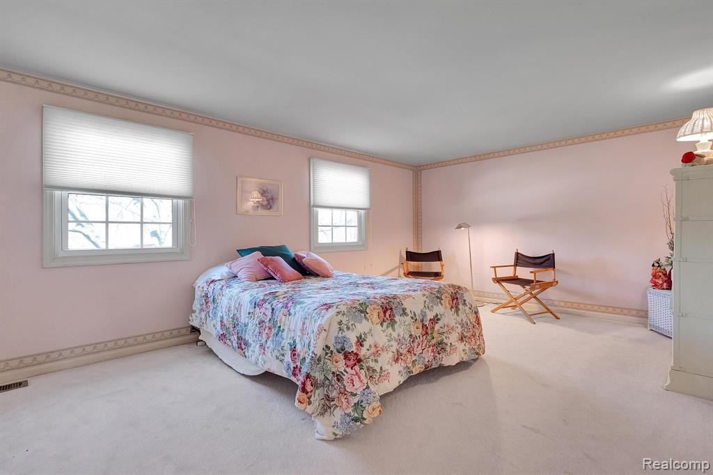 541 AUGUSTA Drive, Rochester Hills, MI 48309 — Photo 52