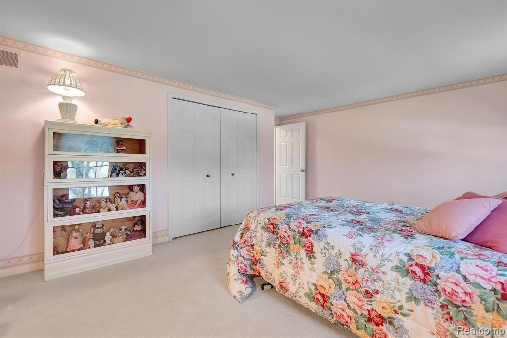 541 AUGUSTA Drive, Rochester Hills, MI 48309 — Photo 54