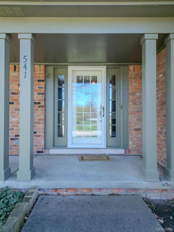 541 AUGUSTA Drive, Rochester Hills, MI 48309 — Photo 61