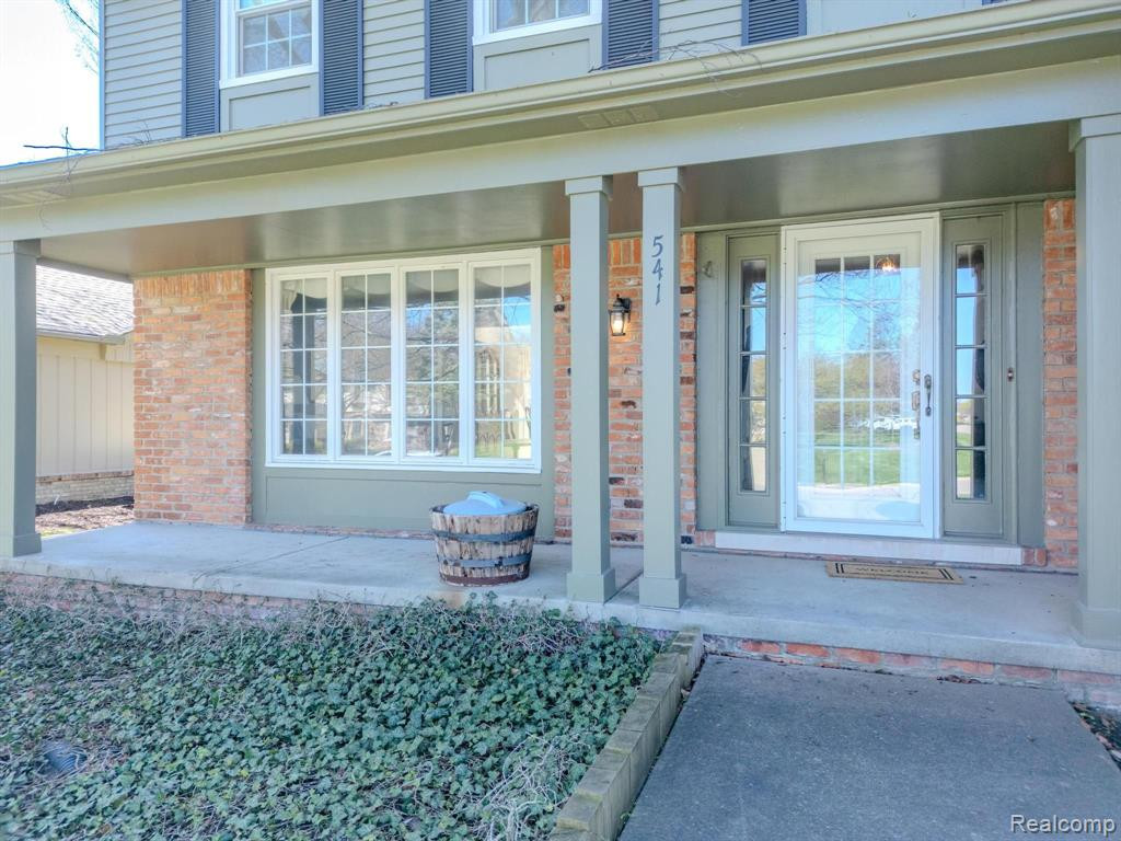 541 AUGUSTA Drive, Rochester Hills, MI 48309 — Photo 62