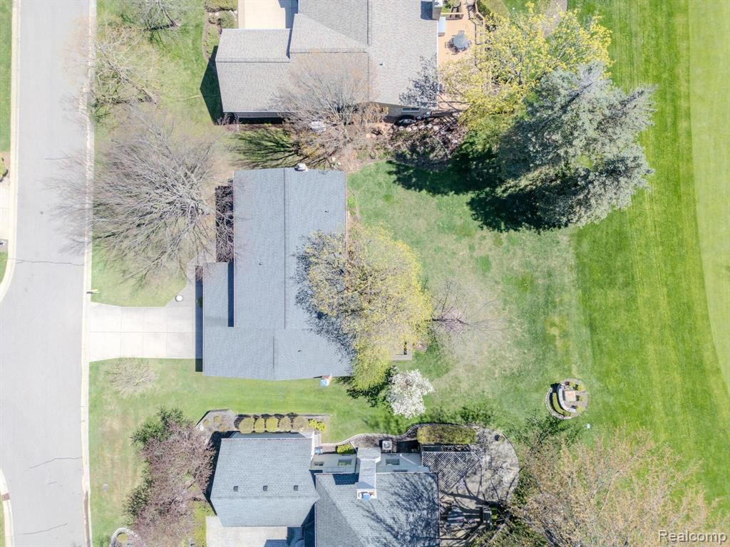 541 AUGUSTA Drive, Rochester Hills, MI 48309 — Photo 63