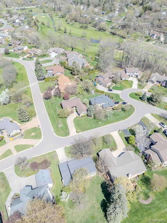 541 AUGUSTA Drive, Rochester Hills, MI 48309 — Photo 64