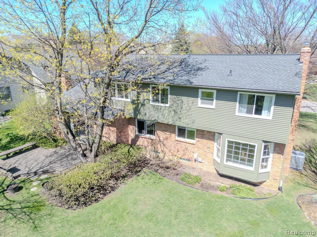 541 AUGUSTA Drive, Rochester Hills, MI 48309 — Photo 69