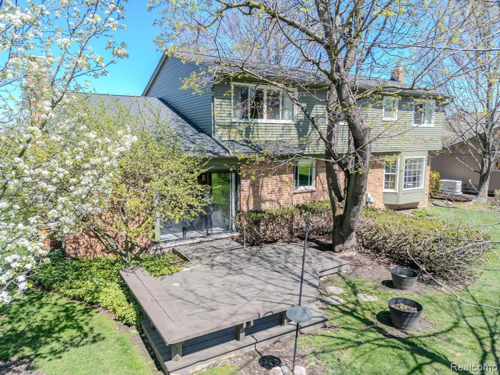 541 AUGUSTA Drive, Rochester Hills, MI 48309 — Photo 70