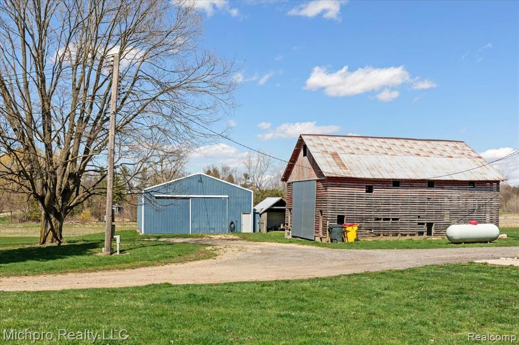 2260 N BLACKS CORNERS Road, Imlay City, MI 48444 — Photo 47